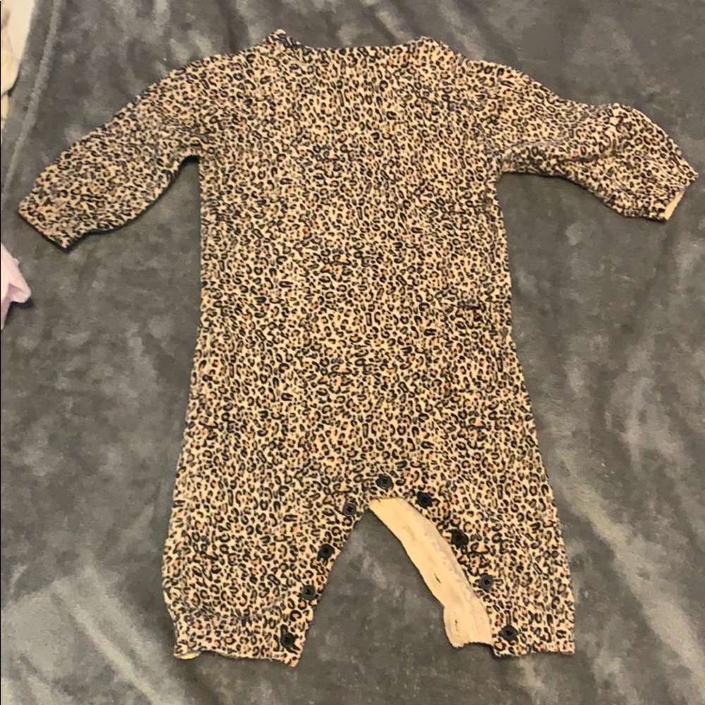 Gymboree baby girl one piece - Picture 3 of 3